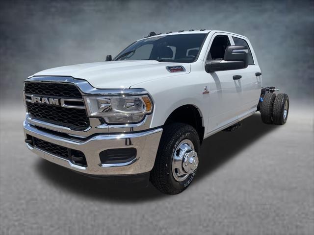 2024 RAM Ram 3500 Chassis Cab RAM 3500 TRADESMAN CREW CAB CHASSIS 4X4 60 CA