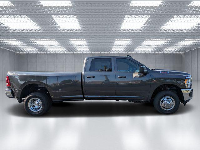 2024 RAM Ram 3500 RAM 3500 TRADESMAN CREW CAB 4X4 8 BOX