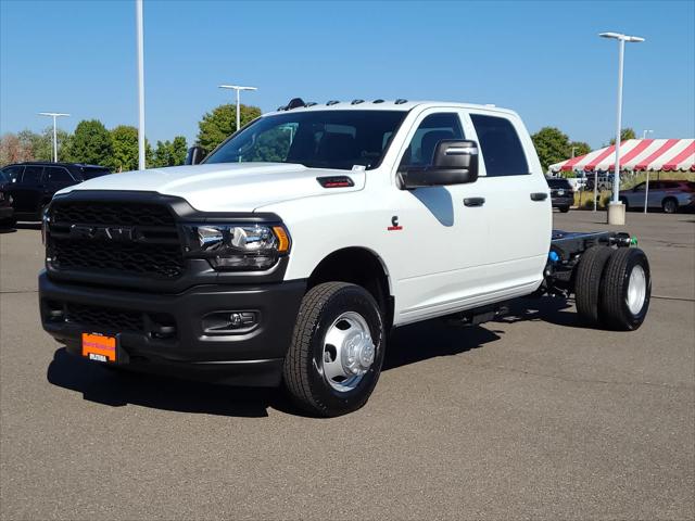 2024 RAM Ram 3500 Chassis Cab RAM 3500 TRADESMAN CREW CAB CHASSIS 4X4 60 CA