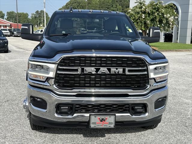 2024 RAM Ram 3500 Chassis Cab RAM 3500 SLT CHASSIS REGULAR CAB 4X4 60 CA