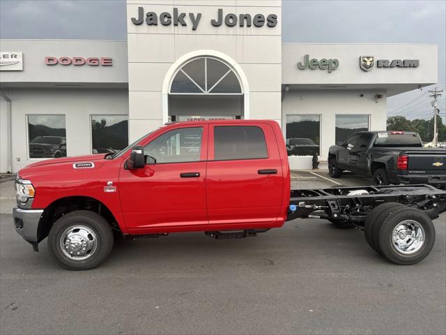 2024 RAM Ram 3500 Chassis Cab RAM 3500 TRADESMAN CREW CAB CHASSIS 4X4 60 CA