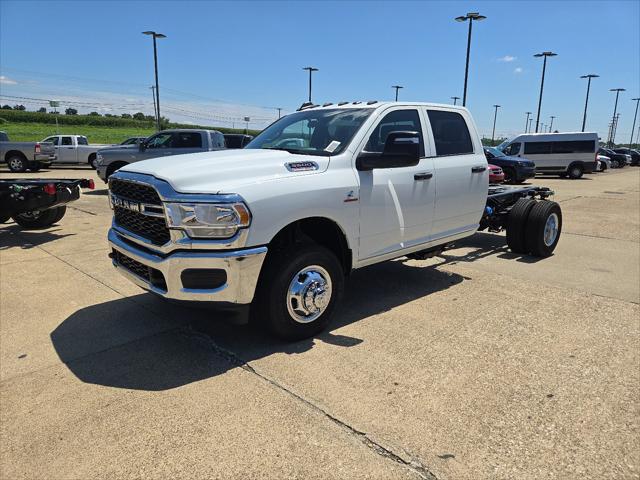 2024 RAM Ram 3500 Chassis Cab RAM 3500 TRADESMAN CREW CAB CHASSIS 4X4 60 CA