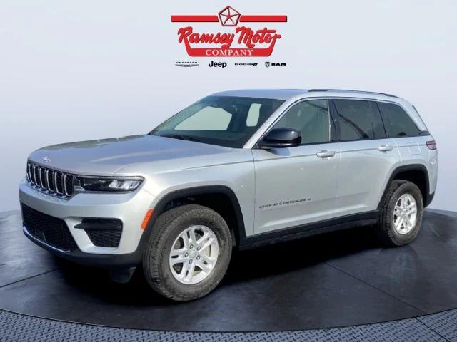2023 Jeep Grand Cherokee Laredo 4x4