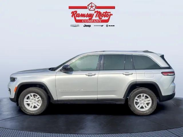 2023 Jeep Grand Cherokee Laredo 4x4