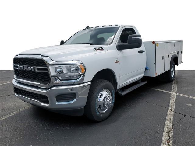 2024 RAM Ram 3500 Chassis Cab RAM 3500 TRADESMAN CHASSIS REGULAR CAB 4X4 84 CA