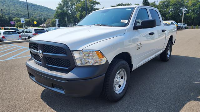 2024 RAM Ram 1500 Classic RAM 1500 CLASSIC TRADESMAN CREW CAB 4X4 57 BOX