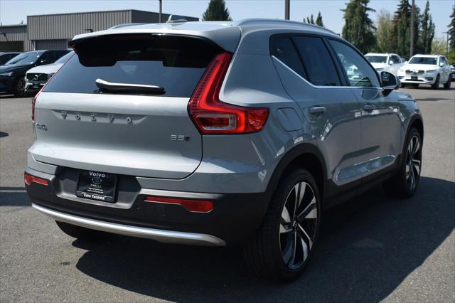 2025 Volvo XC40 Plus Bright Theme
