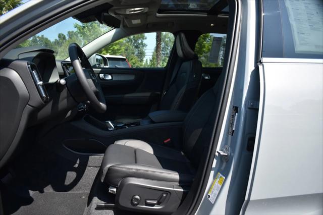 2025 Volvo XC40 Plus Bright Theme