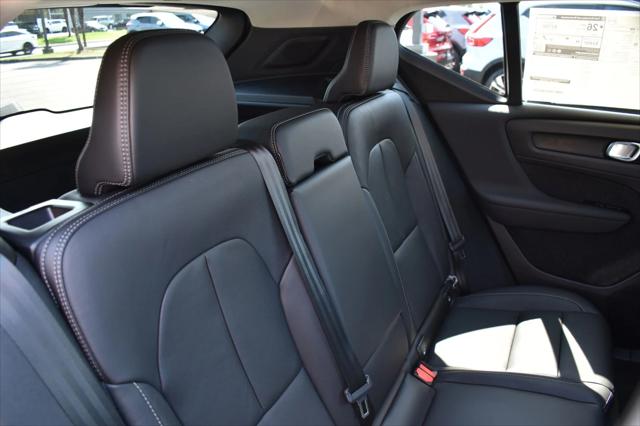 2025 Volvo XC40 Plus Bright Theme