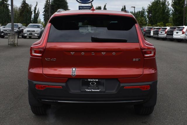 2025 Volvo XC40 Plus Dark Theme