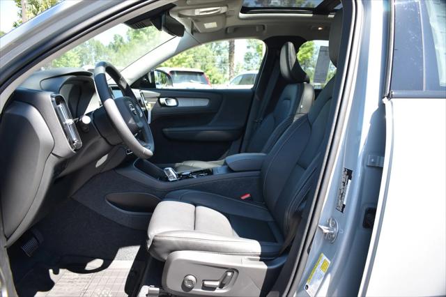2025 Volvo XC40 Plus Dark Theme