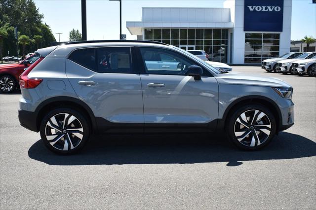 2025 Volvo XC40 Plus Dark Theme