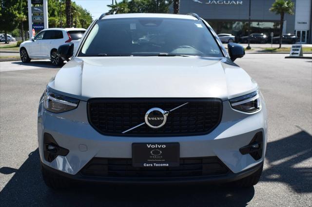2025 Volvo XC40 Plus Dark Theme