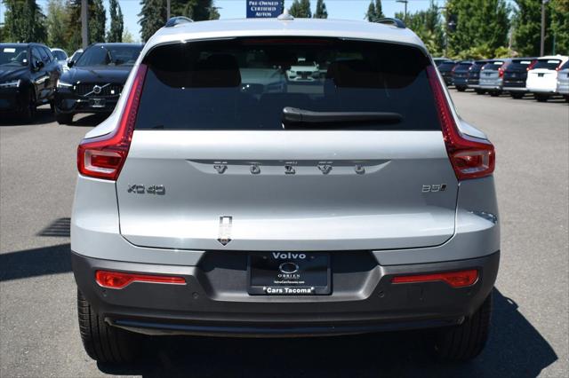 2025 Volvo XC40 Plus Dark Theme