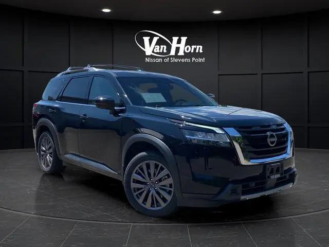 2023 Nissan Pathfinder SL 4WD for sale in Stevens Point, WI