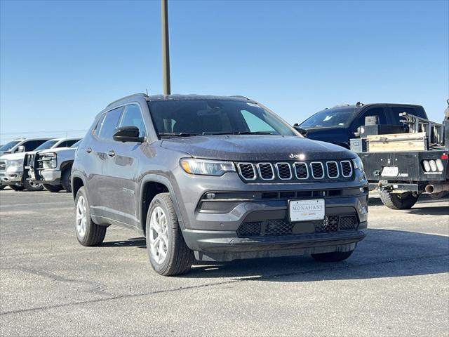 2024 Jeep Compass COMPASS LATITUDE 4X4