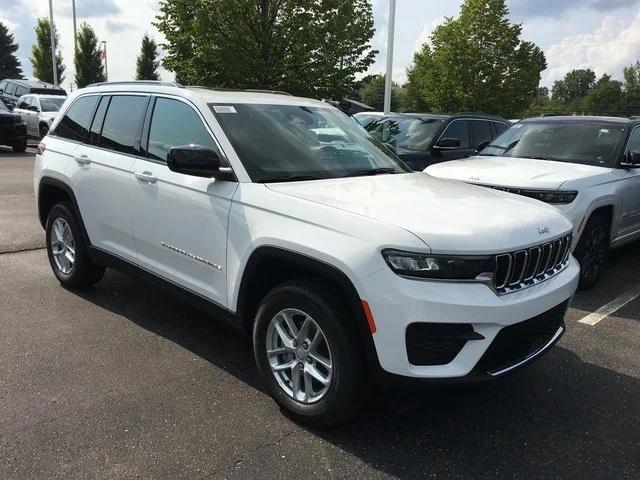 2024 Jeep Grand Cherokee GRAND CHEROKEE LAREDO X 4X4