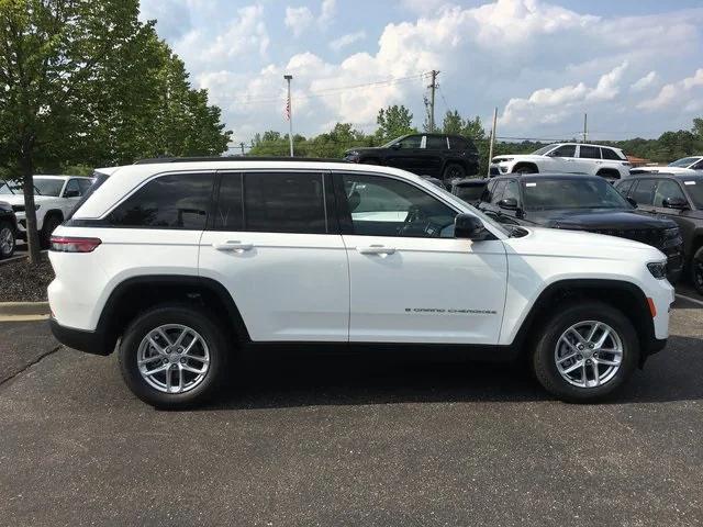 2024 Jeep Grand Cherokee GRAND CHEROKEE LAREDO X 4X4