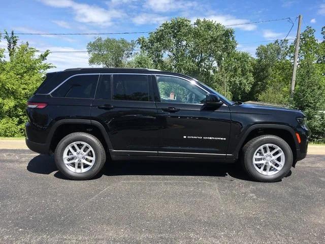 2024 Jeep Grand Cherokee GRAND CHEROKEE LAREDO X 4X4