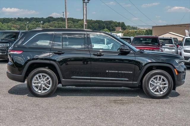 2024 Jeep Grand Cherokee GRAND CHEROKEE LAREDO X 4X4