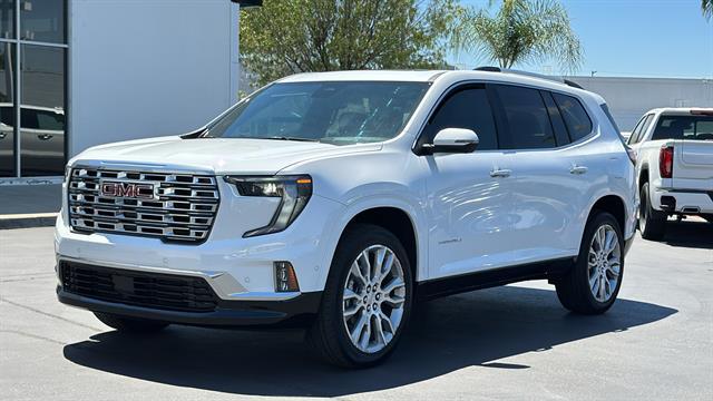 2024 GMC Acadia AWD Denali 4