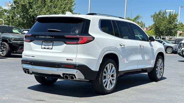 2024 GMC Acadia AWD Denali 10