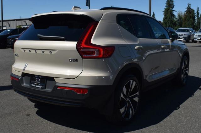 2025 Volvo XC40 Plus Dark Theme