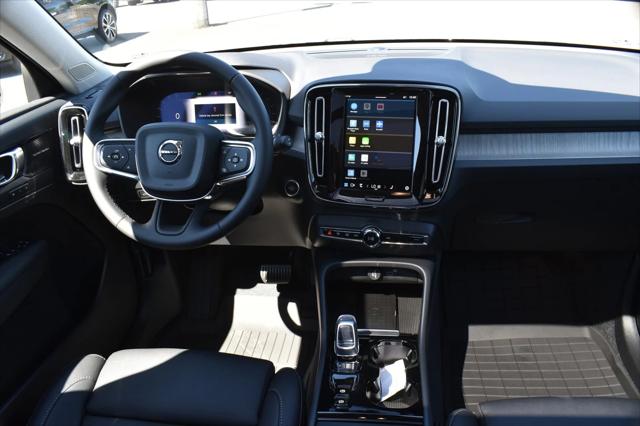 2025 Volvo XC40 Plus Dark Theme