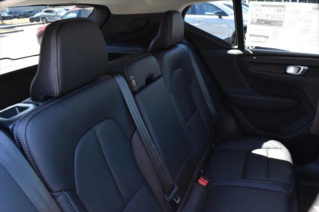 2025 Volvo XC40 Plus Dark Theme