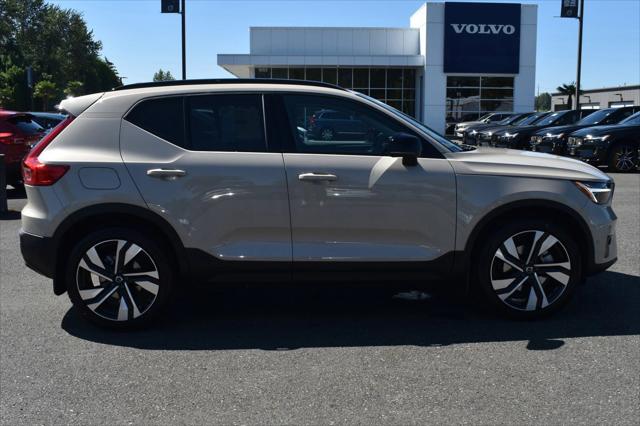 2025 Volvo XC40 Plus Dark Theme
