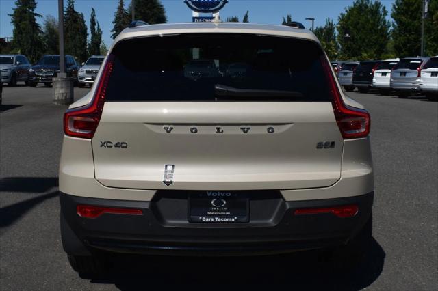 2025 Volvo XC40 Plus Dark Theme
