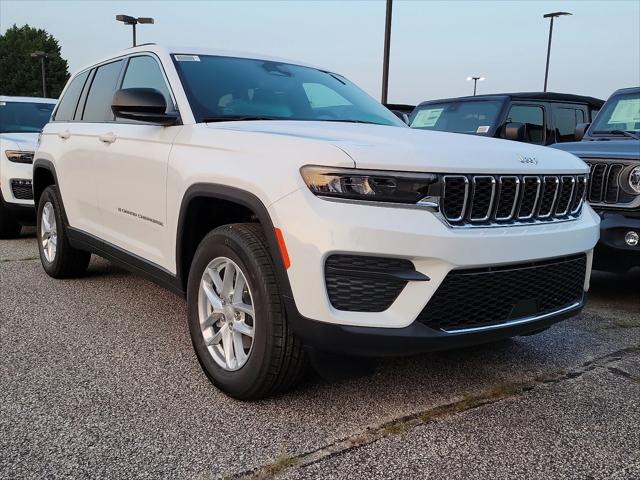 2024 Jeep Grand Cherokee GRAND CHEROKEE LAREDO X 4X4