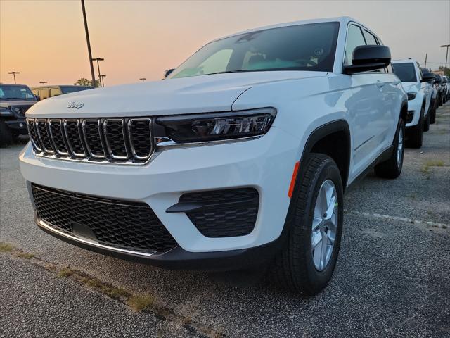 2024 Jeep Grand Cherokee GRAND CHEROKEE LAREDO X 4X4