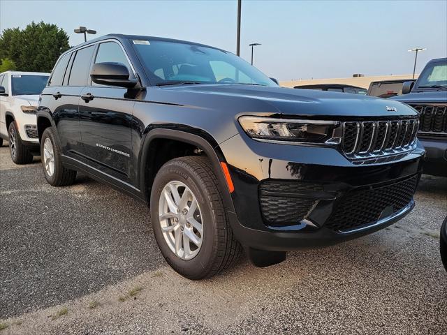 2024 Jeep Grand Cherokee GRAND CHEROKEE LAREDO X 4X4