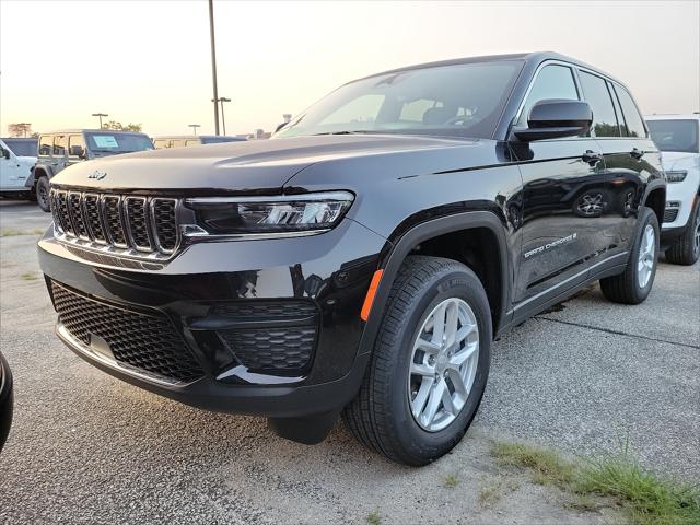 2024 Jeep Grand Cherokee GRAND CHEROKEE LAREDO X 4X4