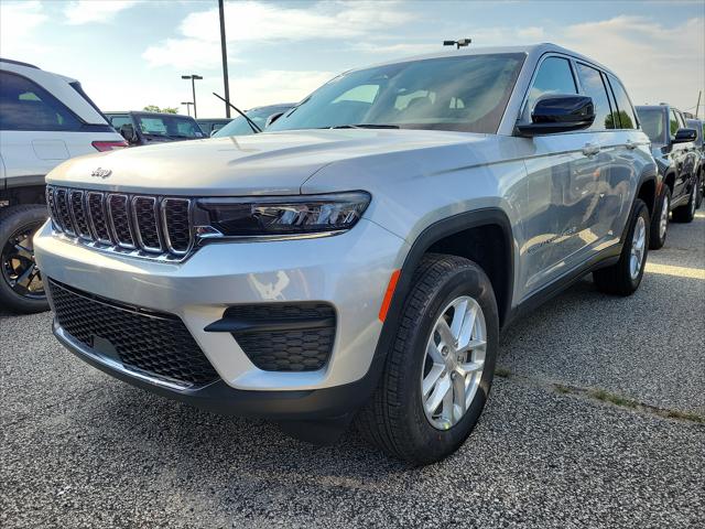 2024 Jeep Grand Cherokee GRAND CHEROKEE LAREDO X 4X4