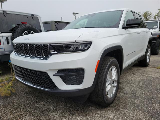 2024 Jeep Grand Cherokee GRAND CHEROKEE LAREDO X 4X4