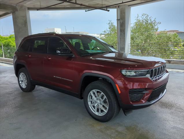 2024 Jeep Grand Cherokee GRAND CHEROKEE LAREDO X 4X4