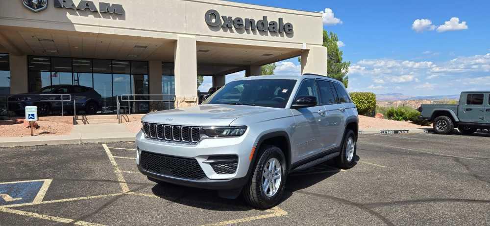 2024 Jeep Grand Cherokee GRAND CHEROKEE LAREDO 4X4 2024 Jeep Grand Cherokee GRAND CHEROKEE LAREDO 4X4