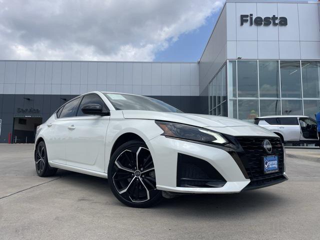2023 Nissan Altima SR FWD