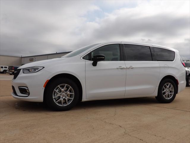 2024 Chrysler Pacifica PACIFICA TOURING L