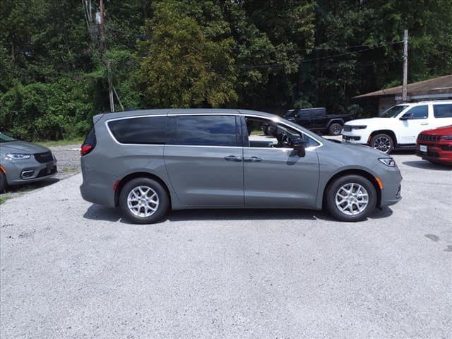 2024 Chrysler Pacifica PACIFICA TOURING L