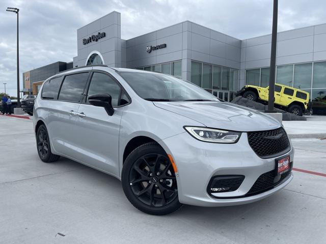 2024 Chrysler Pacifica PACIFICA TOURING L