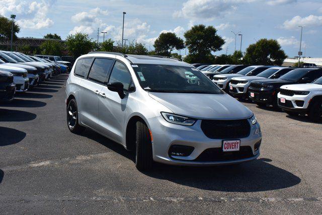 2024 Chrysler Pacifica PACIFICA TOURING L