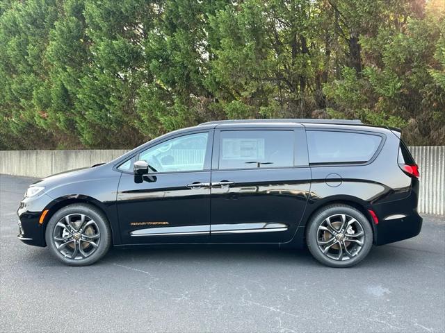 2024 Chrysler Pacifica PACIFICA TOURING L