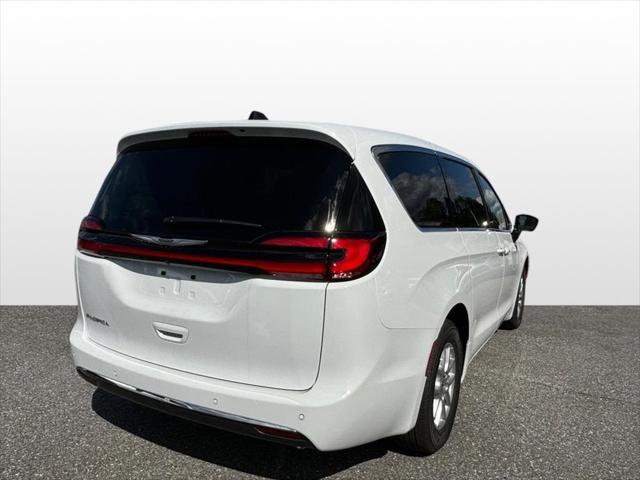 2024 Chrysler Pacifica PACIFICA TOURING L