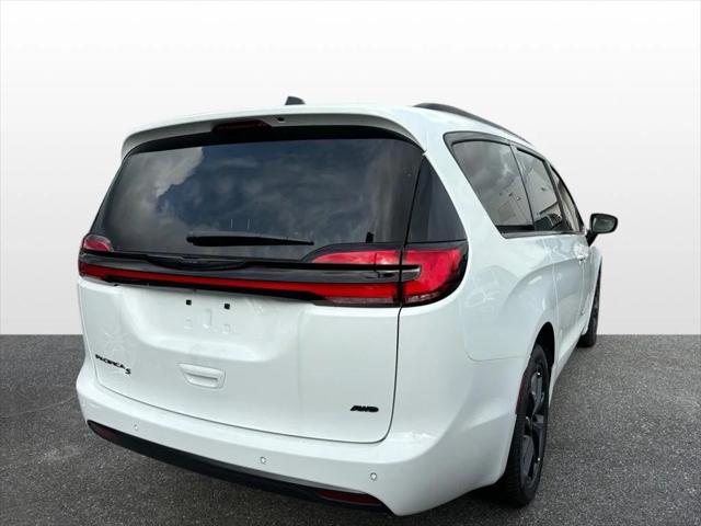 2024 Chrysler Pacifica PACIFICA TOURING L