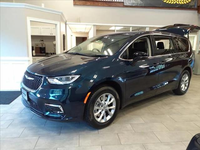 2024 Chrysler Pacifica PACIFICA TOURING L AWD