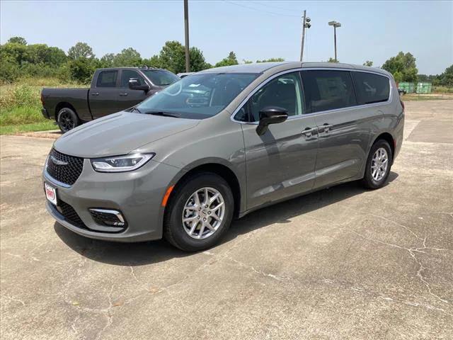 2024 Chrysler Pacifica PACIFICA TOURING L