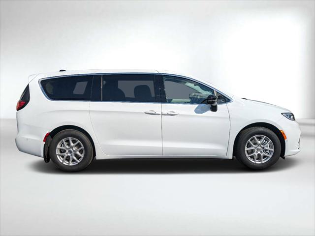 2024 Chrysler Pacifica PACIFICA TOURING L